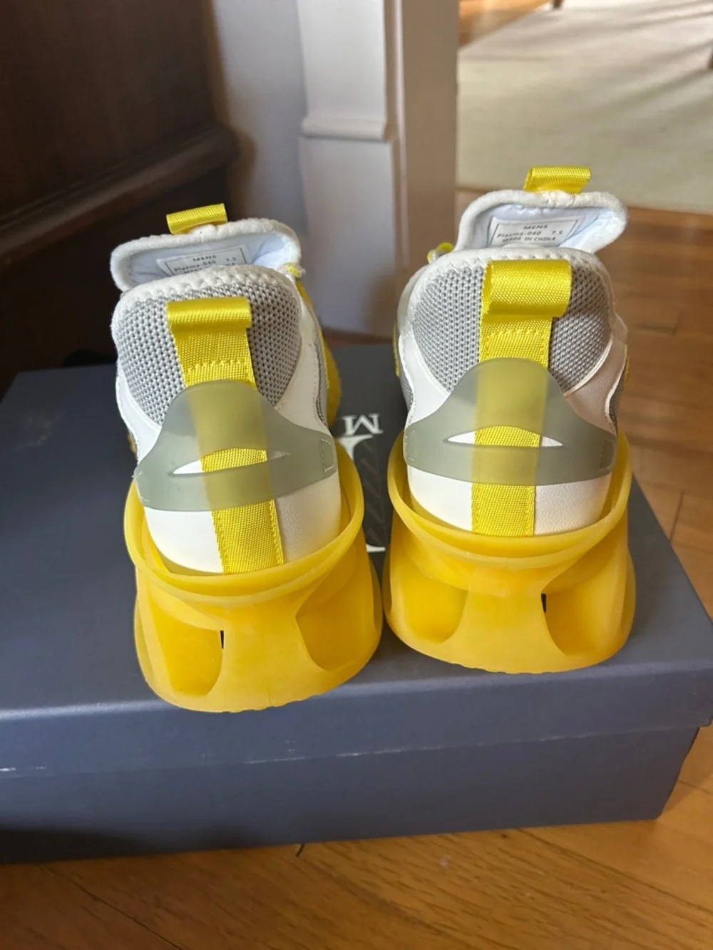 Mazino Plasma Yellow & Gray Sculpted Sole Sneakers Mens‎ 7.5